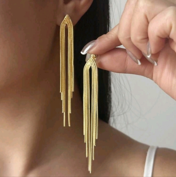 NEW! 14K Gold Plated Elegant Fringe ChainTassel Post Earrings - Picture 1 of 5